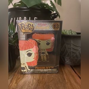 Funko pop enamel pin POISON IVY 🌿🍃